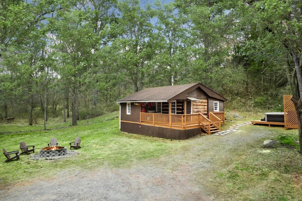 Creekside Cabin W Hot Tub, Fire Pit, Grill, Wifi! Basye ภายนอก รูปภาพ
